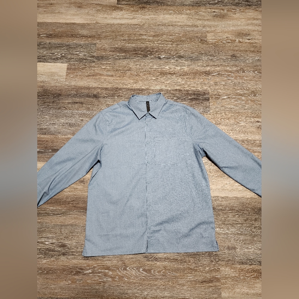 Lululemon - Button-down